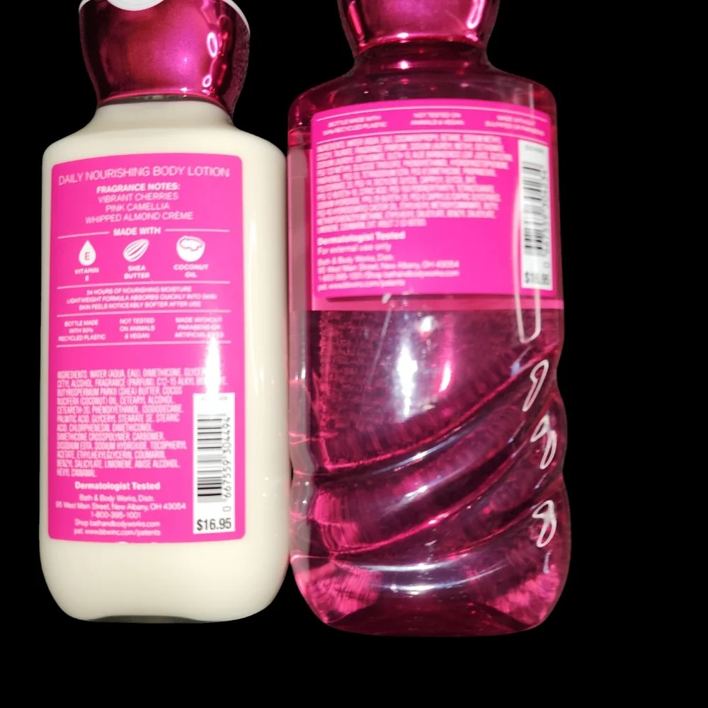 BATH AND  BODY WORKS WOMENS BUNDLE. - Picture 3 of 3